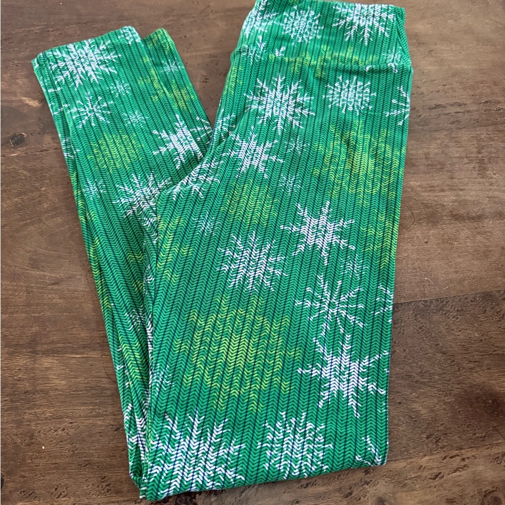 Green Snowflake One Size Leggings